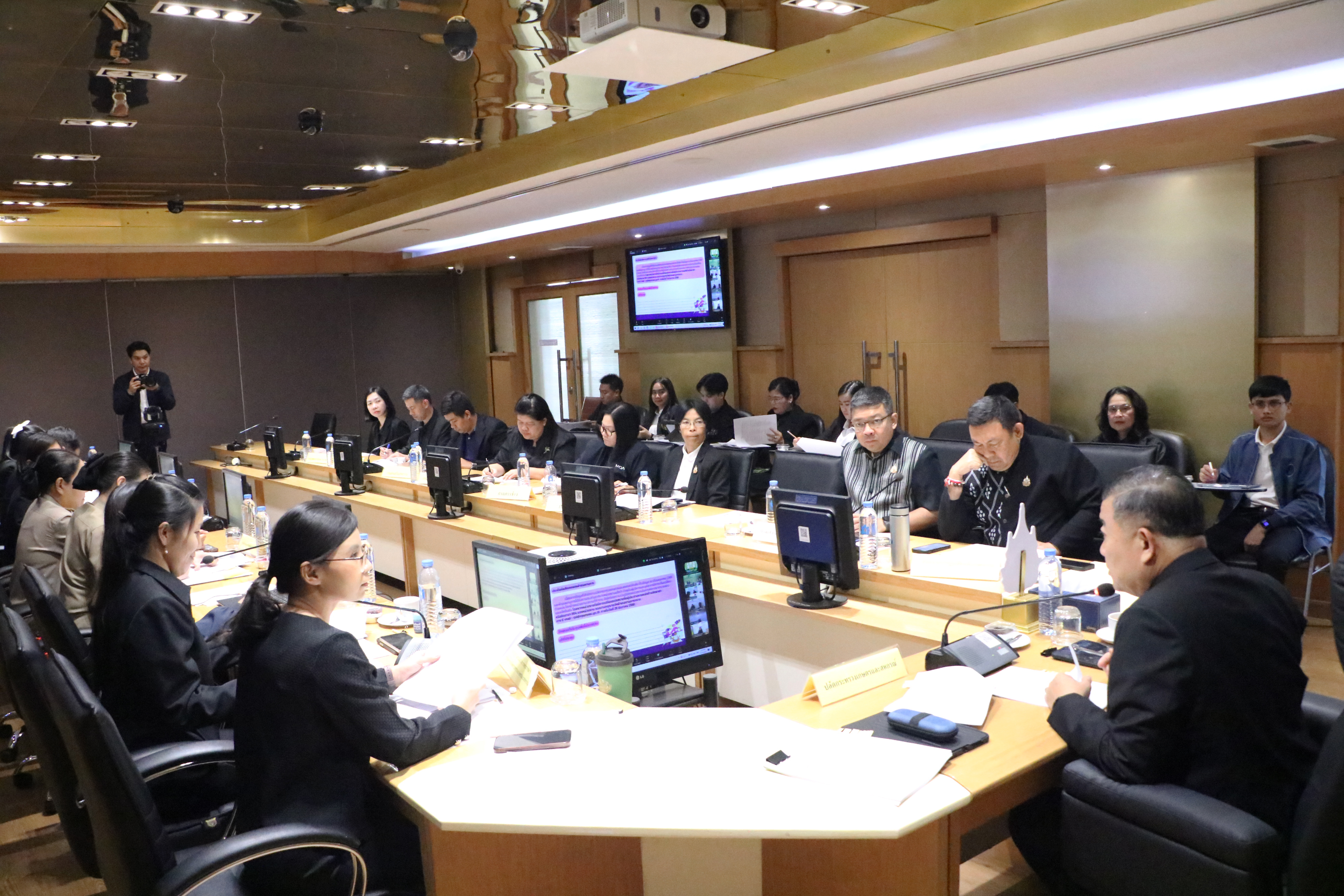 title - ส.ป.ก. ร่วมประชุม คกก. จิตอาสาพัฒนาคุณภาพชีวิตเพื่อความสุขของประชาชนและโครงการพิเศษ กษ. ครั้งที่ 2/2568